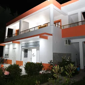  Villa Likaj Albania